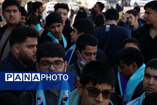 اعزام کاروان پسران عمره دانش‌آموزی از مشهد