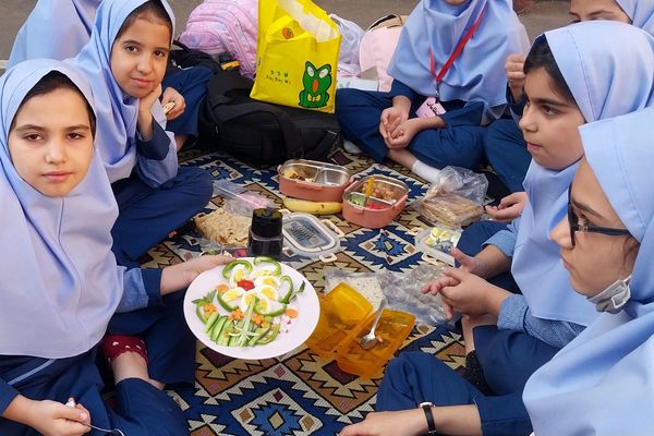 صبحانه سالم و روز تخم مرغ در دبستان شهید مجید مجیدی ناحیه دو شهرری 