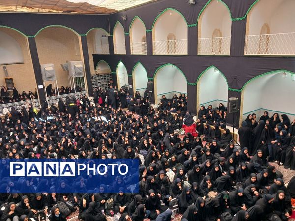 حضور دانش‌آموزان دبیرستان دخترانه شهید درعلی فراشاه در اجتماع «دختران فاطمی» شهرستان تفت 