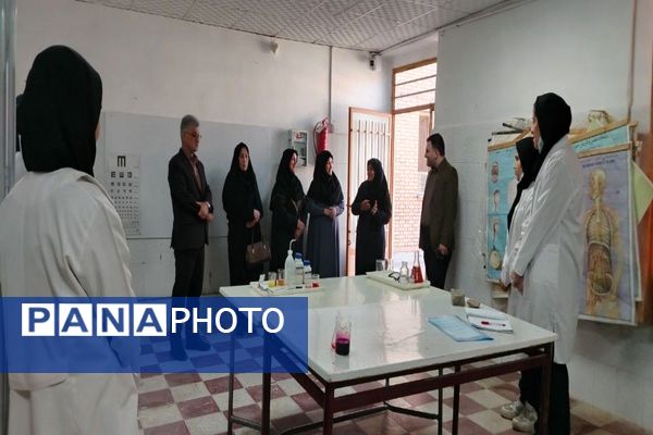 گرامیداشت روز آزمایشگاه در آموزشگاه شهید مجید دهنوی نیشابور