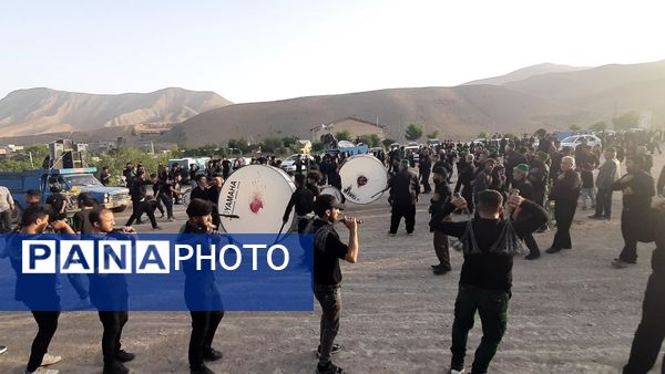 آیین زنجیر زنی و عزاداری روز تاسوعای حسینی