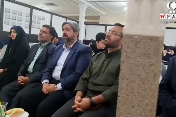 خبرنگاران، خبر را نگار می‌کنند