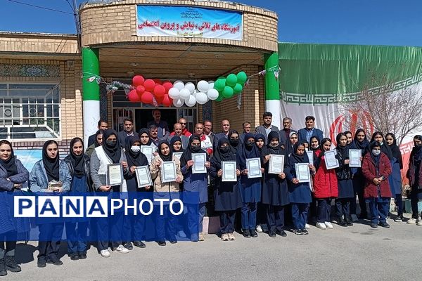 مدرسه انقلاب‌، تجلی‌گر آرمان ملت ایران