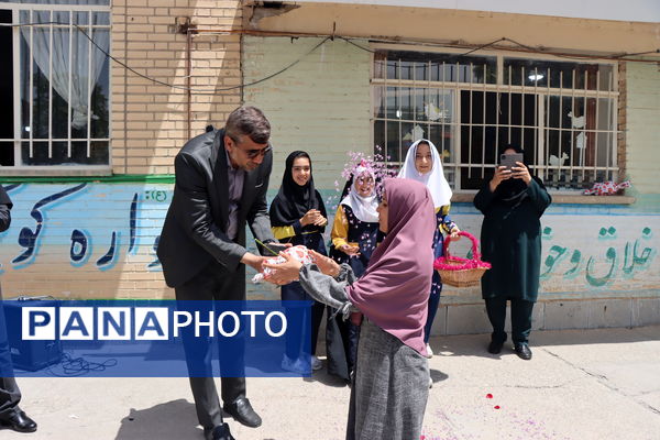 تجلیل از معلمان، سرمایه‌های گران بازار علم