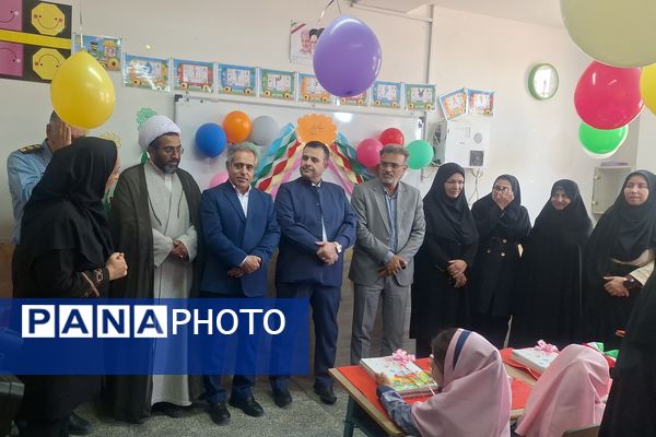 حضور مشاور وزیر آموزش و پرورش گرمابخش محفل شکوفه‌های شیراز