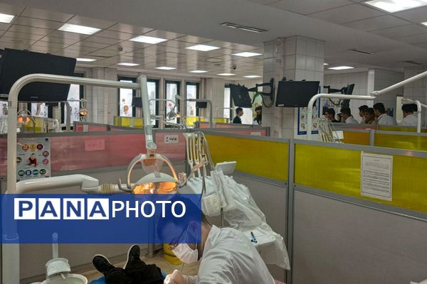 بازدید از دانشکده دندانپزشکی تهران دانش‌آموزان دبیرستان شهدای علم‌ و فناوری بهارستان دو