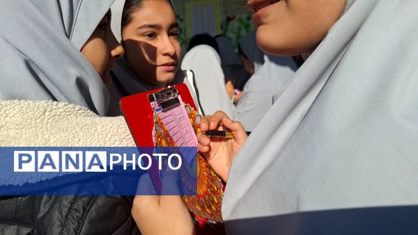 انتخابات شورای دانش آموزی دبستان نیایش گامی برای ساخت مدرسه ای بهتر