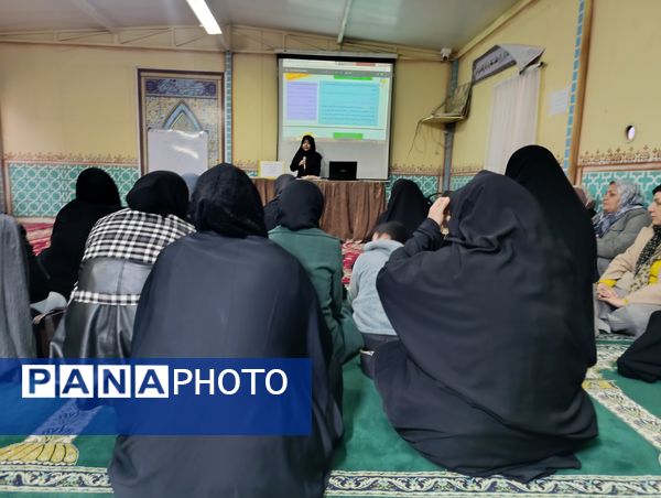 جلسه آموزش خانواده در دبیرستان میرزا جعفر سروقد مشهد مقدس 