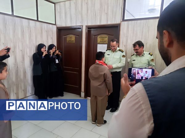 دیدار دانش آموزان پیشتاز با پرسنل نیروی انتظامی نیشابور