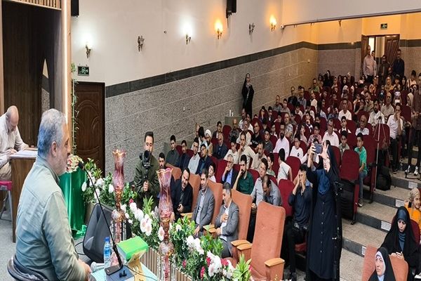 انسان به‌طور ذاتی به آموزه‌ها و تعالیم دینی میل دارد