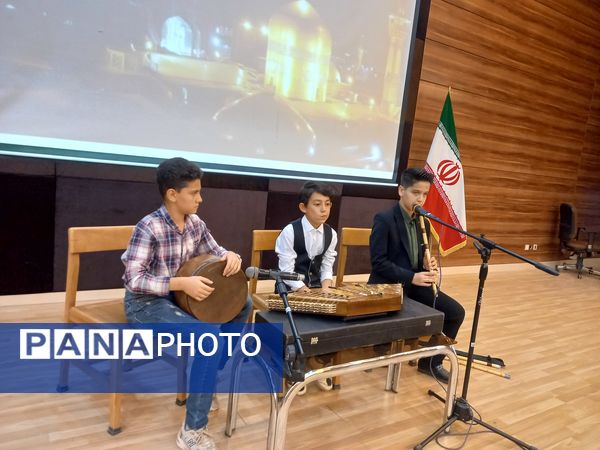 جشن میلاد حضرت رضا (ع) با حضور دانش آموزان قرآنی در سبزوار