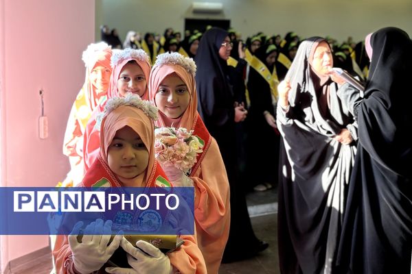 برگزاری آیین وطن‌یار سازمان دانش‌آموزی اسلامشهر باحضور مسئولان و پیشتازان