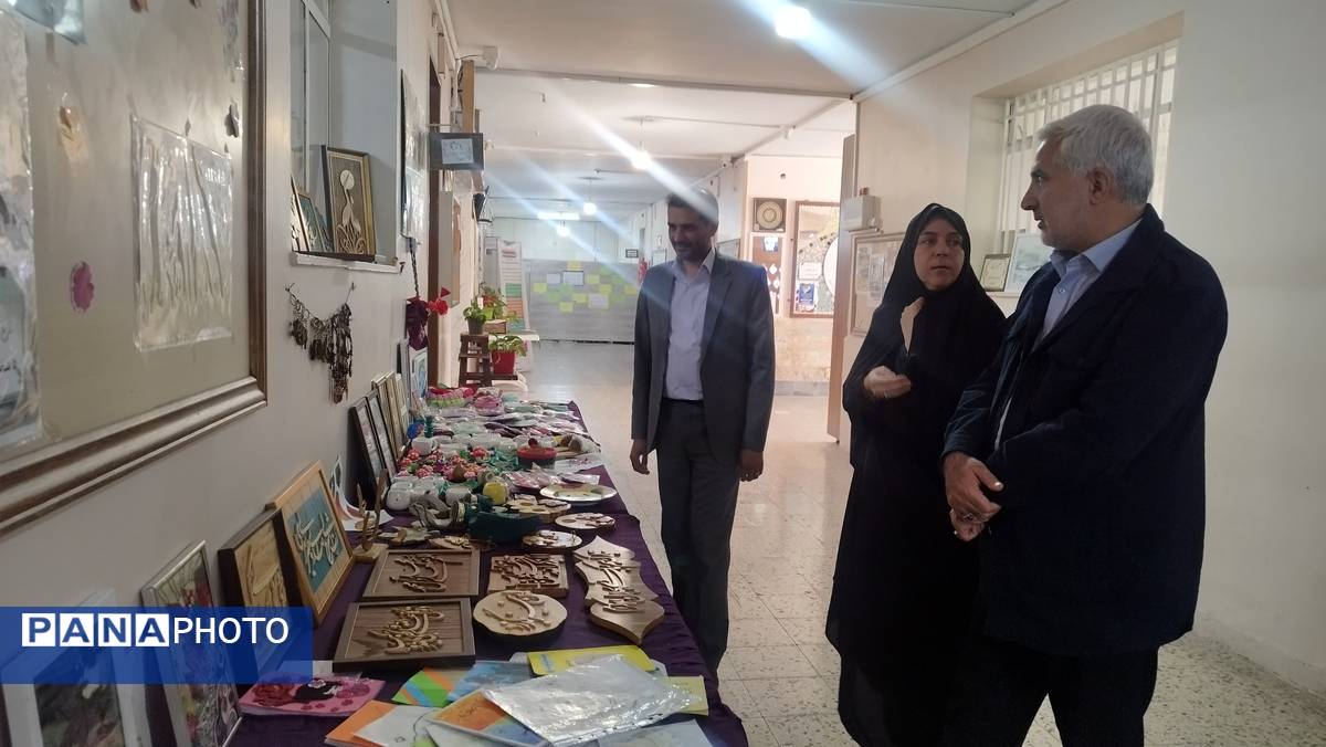 بازدید معاون آموزش متوسطه استان از دبیرستان شاهد تکتم ناحیه ۳ مشهد