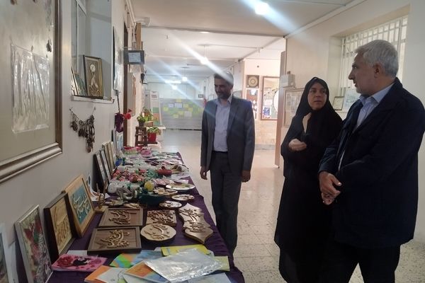 بازدید معاون آموزش متوسطه استان از دبیرستان شاهد تکتم ناحیه ۳ مشهد