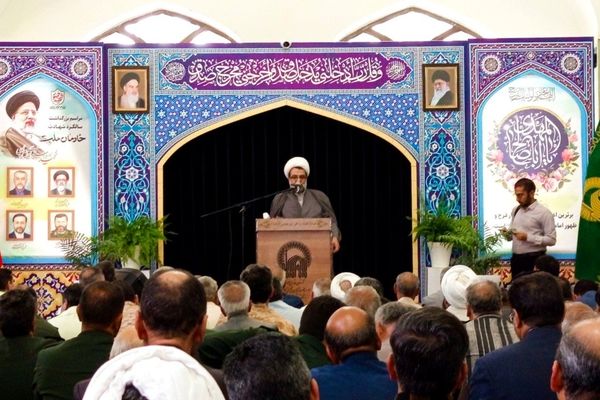 یک سال از نبود شهید جمهور میگذرد
