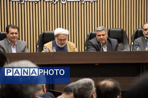 نشست هم‌اندیشی فرهنگیان تربت‌حیدریه با محوریت نهضت مدرسه‌سازی