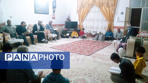 مراسم قرائت قرآن و تجلیل از مادر شهید در روستای بزنجرد خلیل آباد