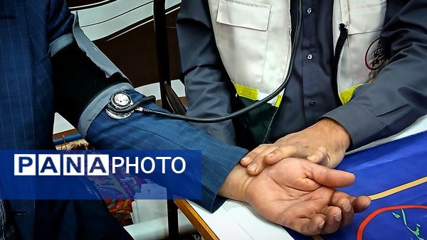 برگزاری نماز جمعه وحدت‌آفرین نظرآباد با رونمایی کتاب قرآنی و ارائه خدمات فرهنگی و معیشتی در مصلی نظرآباد