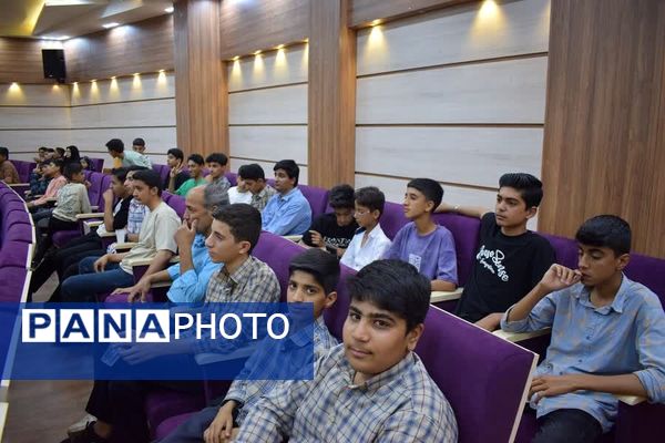 جشن تکلیف 86 دانش‌آموز دبیرستان علوی بهاباد