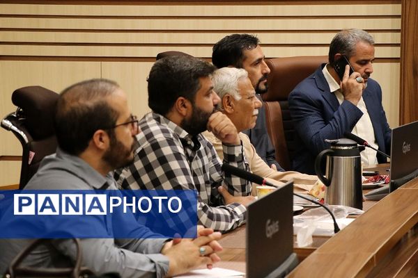 جلسه رابطین بسیج مدارس در سالن معلم ناحیه دو شهرری