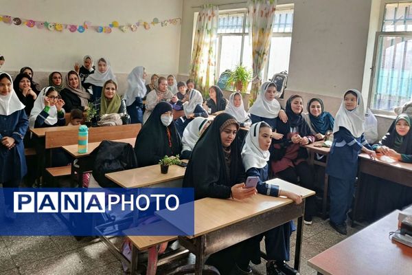 جشن ولادت بانوی دو عالم در دبستان وحیدکیهانی 