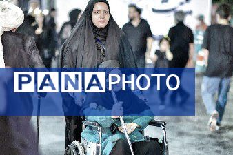 خدمت جوانان هلال‌احمر همدان به زائران رضوی در طرح ملی «قدم به قدم در مسیر بهشت»