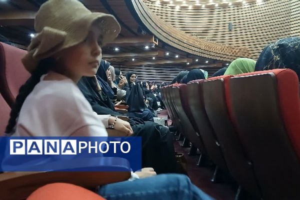 آیین تجلیل از معلمان نمونه شهرستان‌های استان تهران در شهرری