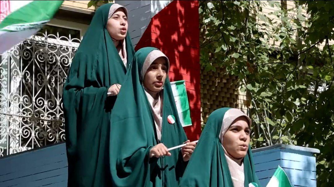 رونمایی از اثر «ایران سرافراز» همزمان با آستانه بازگشایی مدارس در آذربایجان شرقی