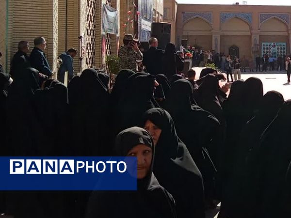 آرامگاه مدرس کاشمرصحنه تجدید میثاق بسیجیان در هفته بسیج  