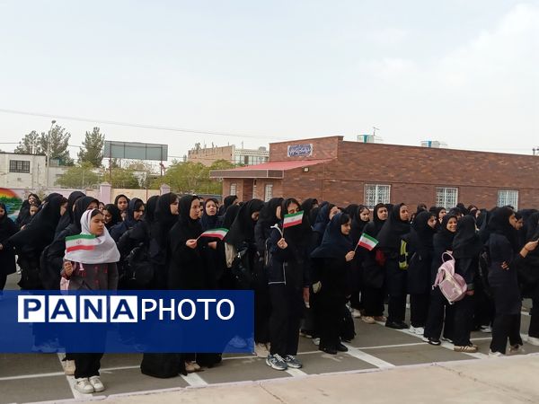 جشن آغاز سال تحصیلی جدید در دبیرستان فرهنگ فخرایی