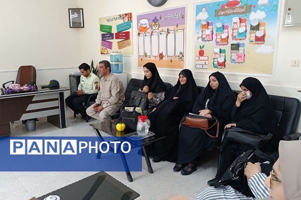 بزرگداشت هفته فراجا در مدارس دخترانه مهران، ملوک زندی و خاتم‌الانبیاء