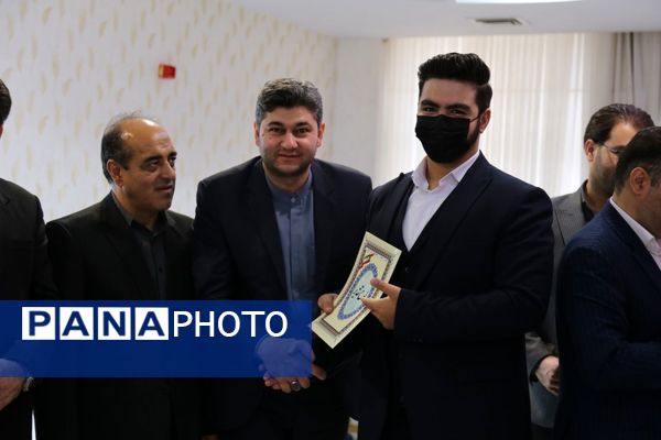 آیین تجلیل از برگزیدگان جشنواره قرآن عترت و نماز آذربایجان شرقی