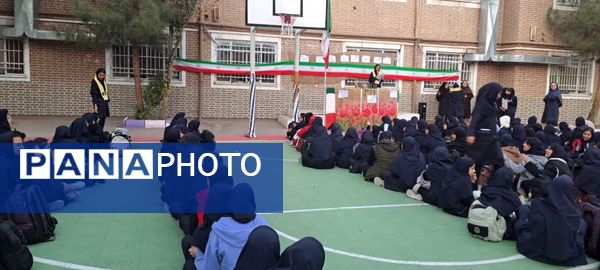 برگزاری مراسم ۱۳ ابان در دبیرستان مستوفی ۲