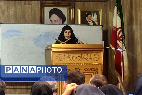 نشست صمیمی رئیس آموزش‌وپرورش قدس با انجمن‌های مدارس