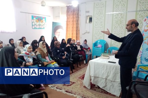 کارگاه هم‌اندیشی دختران خبرنگار پانا خلیل آباد 