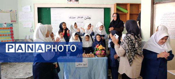 جشن خودکار پایه چهارم مدرسه شهید خاقانی در شهرستان شیروان