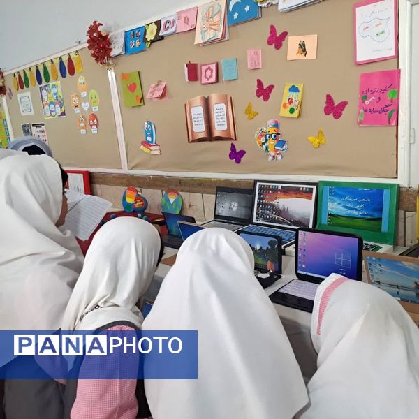 نمایشگاه دست‌سازه دانش‌آموزی