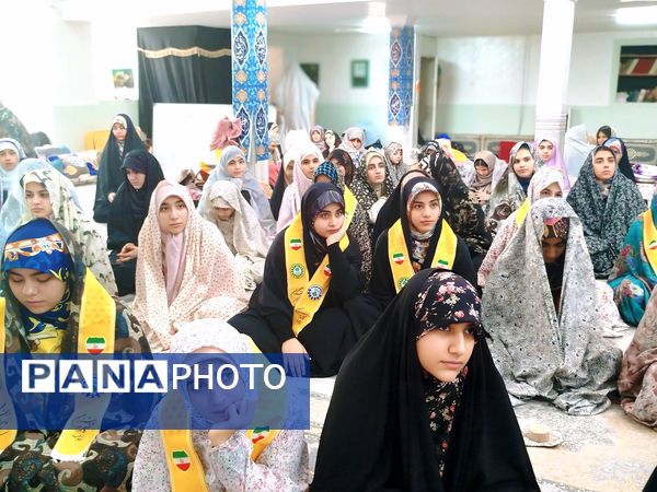 حضور پرشور دانش‌آموزان لرستانی در مراسم اعتکاف 