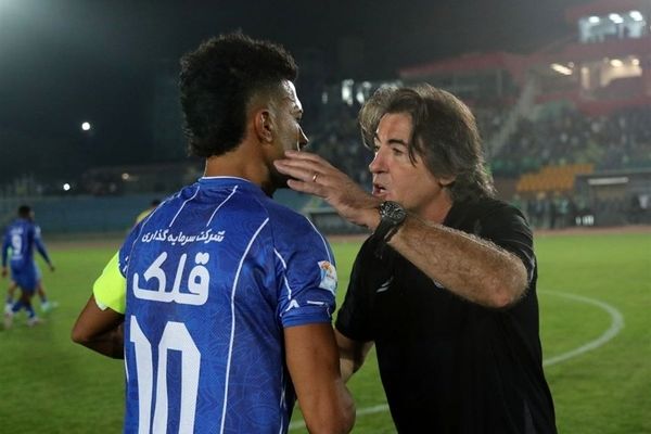 تکذیب اخراج رضاییان از ترکیب استقلال/  ماندگاری: این خبر شایعه است