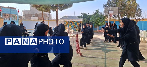 افتتاحیه المپیاد ورزشی در دبیرستان فرزانگان دوره اول 