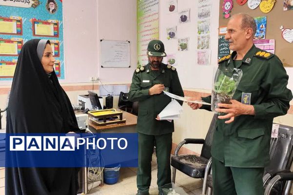 برگزاری مراسم هفته پدافند غیر عامل در دبستان‌ بنت‌الهدی فیروزکوه