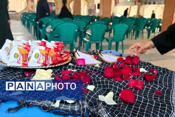 مراسم عزاداری حضرت ام‌البنین(س) همراه با تجلیل از خانواده‌های شهدا در رباط‌کریم