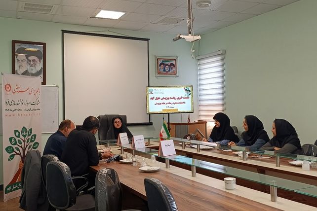 نشست خبری اصحاب رسانه با رییس اداره بهزیستی شهرستان خلیل آباد 