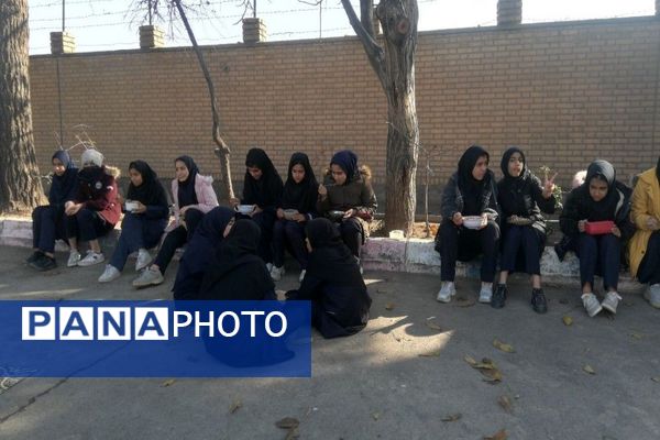 مراسم ولادت حضرت فاطمه زهرا (س) و روز مادر در دبیرستان شهید مجید دهنوی