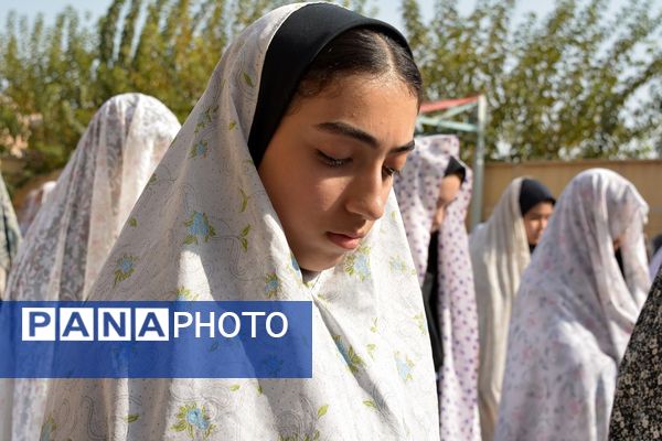 نماز باران، همخوانی زمین و آسمان در دبیرستان ولایت بهارستان‌دو