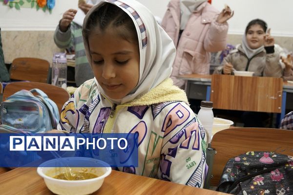 گرامیداشت شهادت حضرت زینب(س)بانوی دو عالم در مدرسه شهدای ۱۵خرداد قرچک