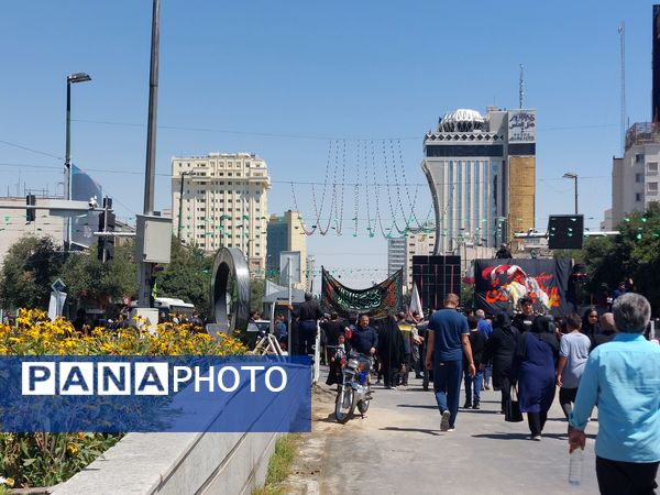 مراسم پیاده‌روی جاماندگان اربعین حسینی در مشهد 