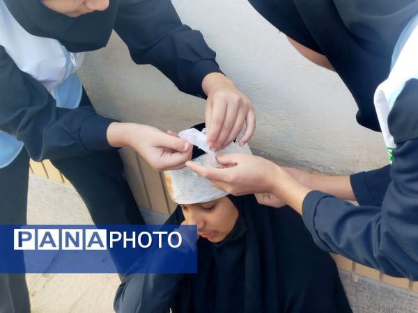 مانور زلزله در مدرسه شهید محمد آسوده روستای دهنو شهرستان خلیل آباد