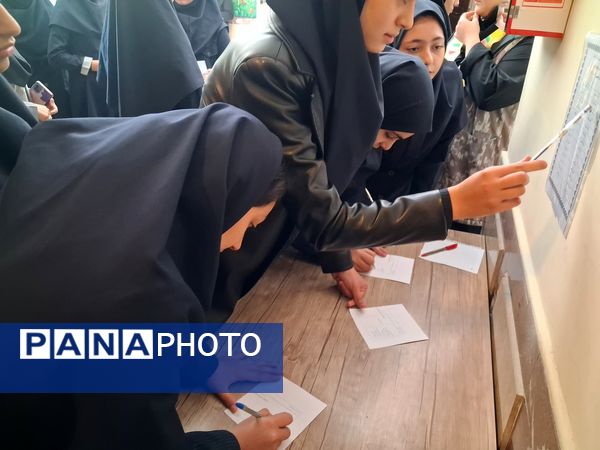 میزبانی پیشتازان مدرسه شهید مدرس در انتخابات شورای دانش‌آموزی