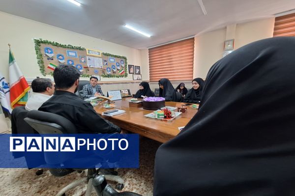 جلسه هم اندیشی بسیج و معاونت پرورشی شهرستان قدس جهت هماهنگی تابستانی  پربار دانش آموزان
